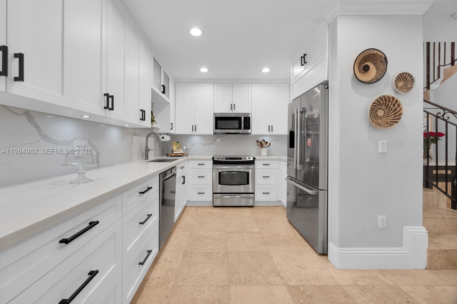 3273 Matilda Street Miami, FL 33133 - Photo 5 of 22