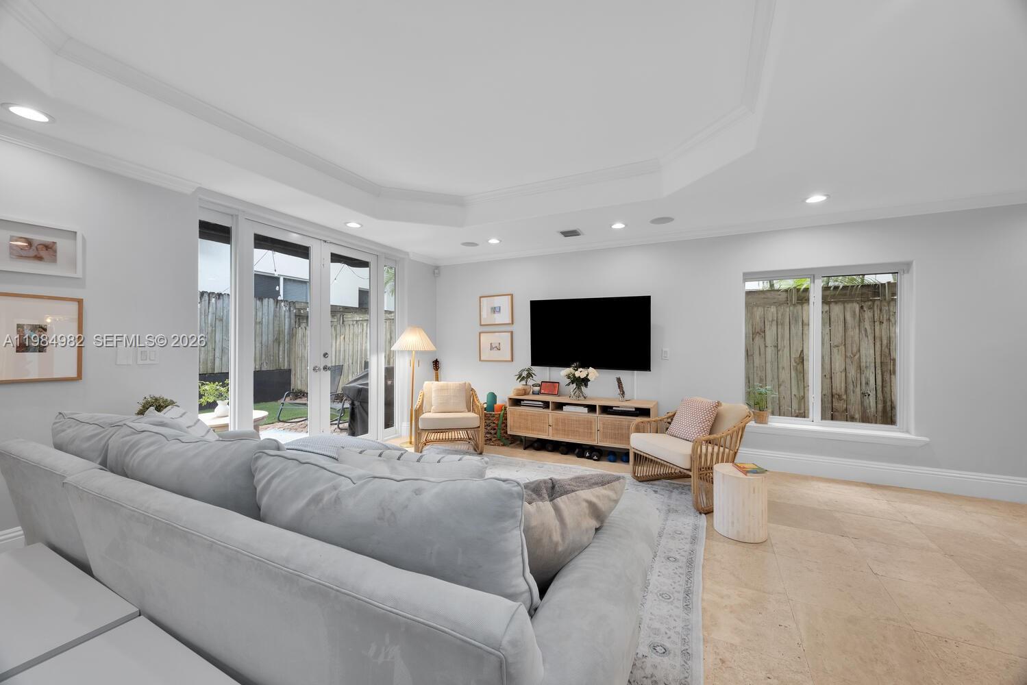 3273 Matilda Street Miami, FL 33133 - Photo 7 of 22