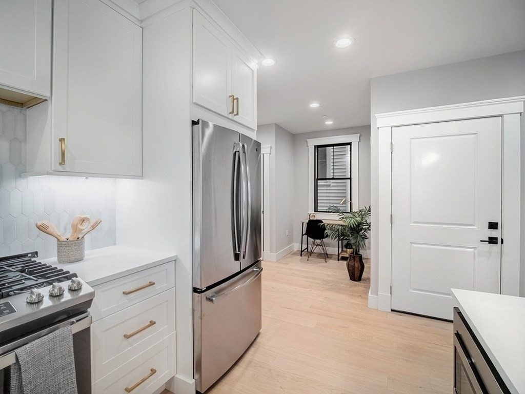 398 Bremen Street, Unit 1 Boston, MA 02128 - Photo 4 of 8