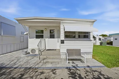 $425,000 | 21 Hibiscus Drive, Unit I, Briny Breezes, FL 33435