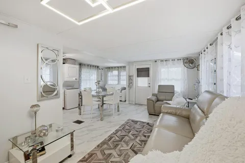 $425,000 | 21 Hibiscus Drive, Unit I, Briny Breezes, FL 33435