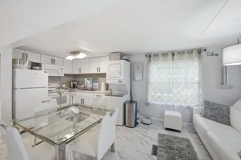 $425,000 | 21 Hibiscus Drive, Unit I, Briny Breezes, FL 33435