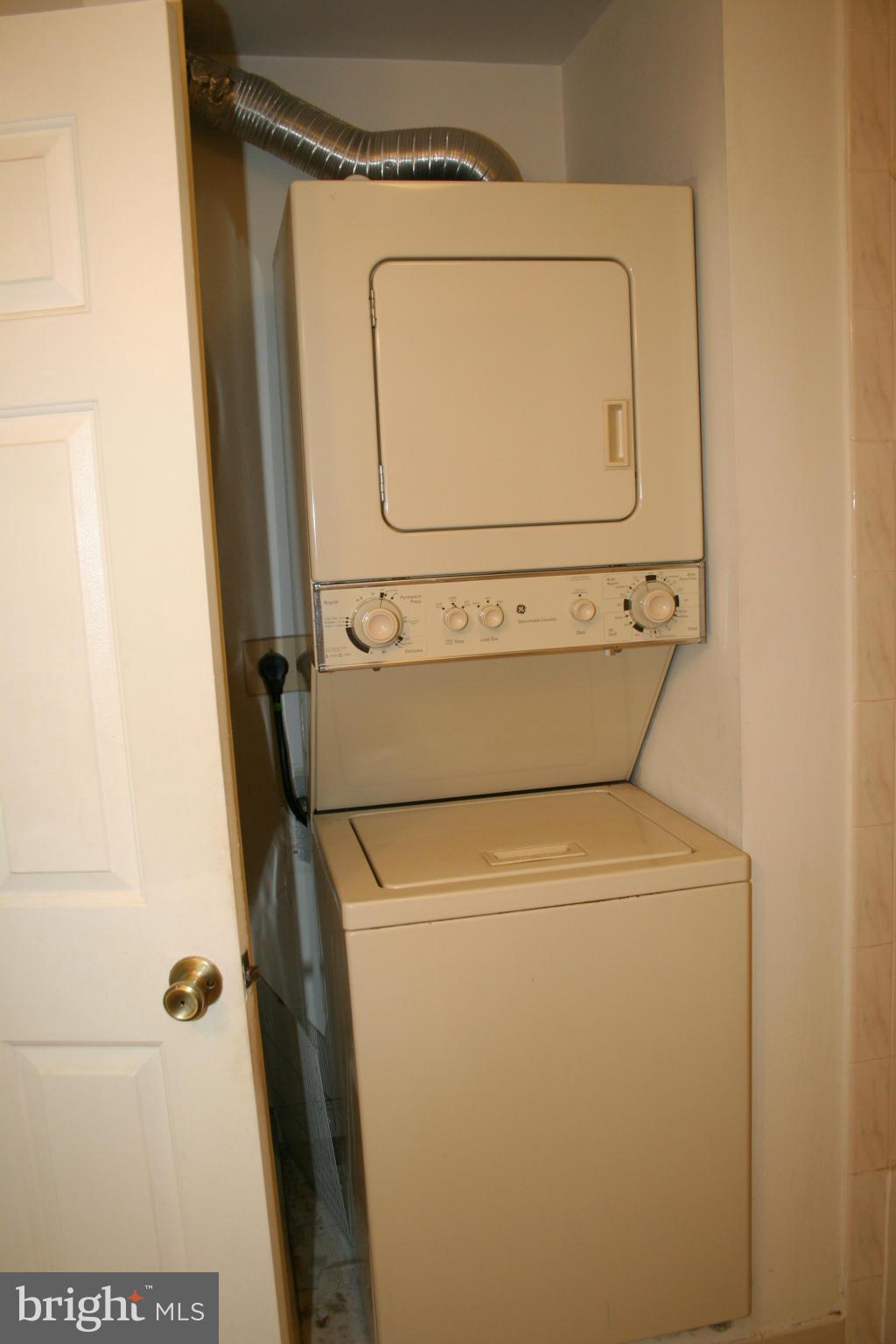 11202 Harbor Court, Unit 11202 Reston, VA 20191 - Photo 16 of 22 laundry