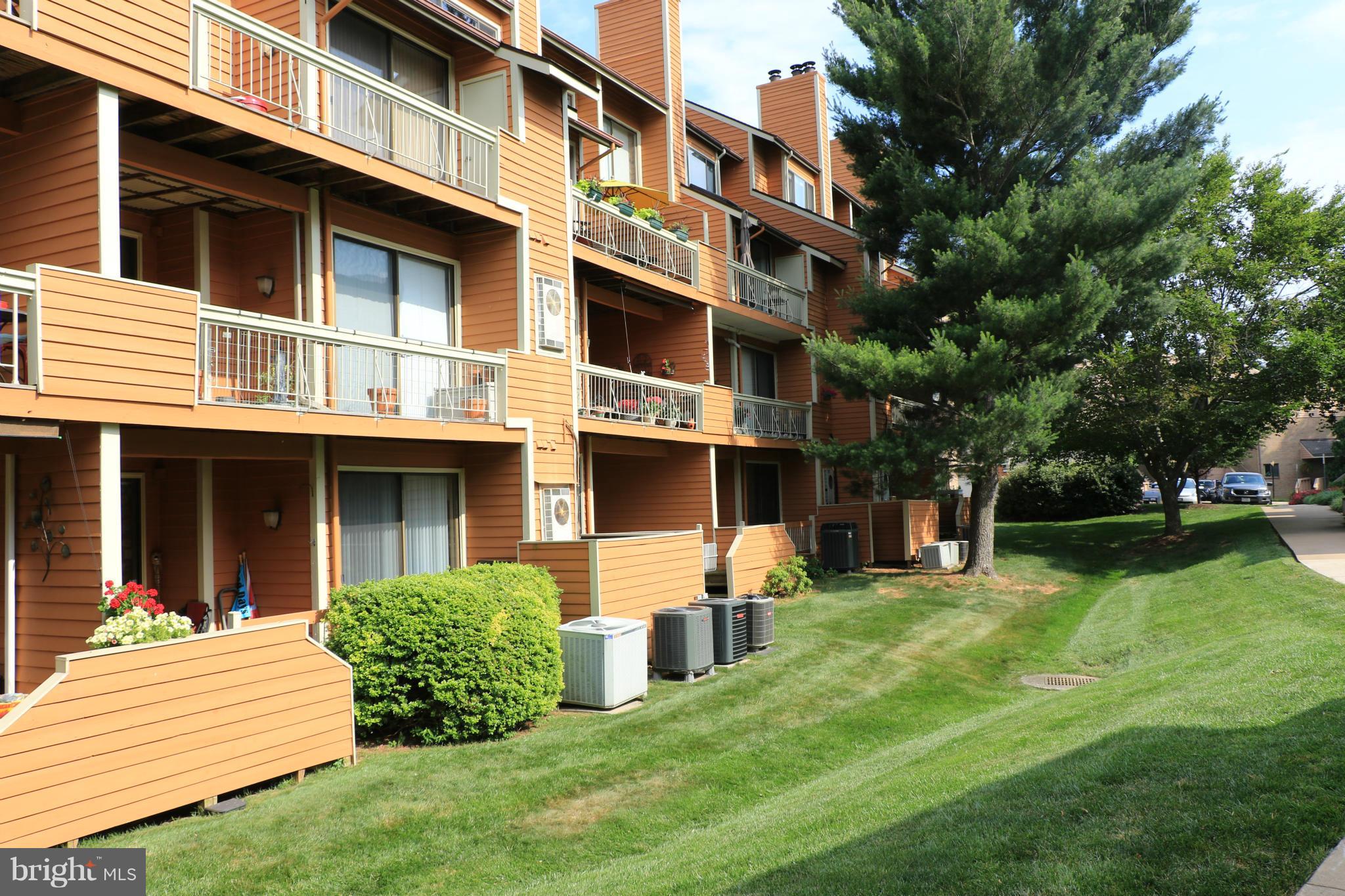 11202 Harbor Court, Unit 11202 Reston, VA 20191 - Photo 21 of 22 Exterior (Rear)