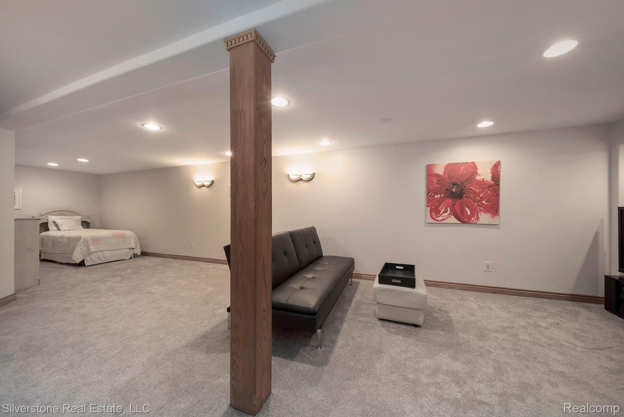 1913 Arthurs Way Rochester, MI 48306 - Photo 47 of 61 1913-Arthurs-Way_86.jpg