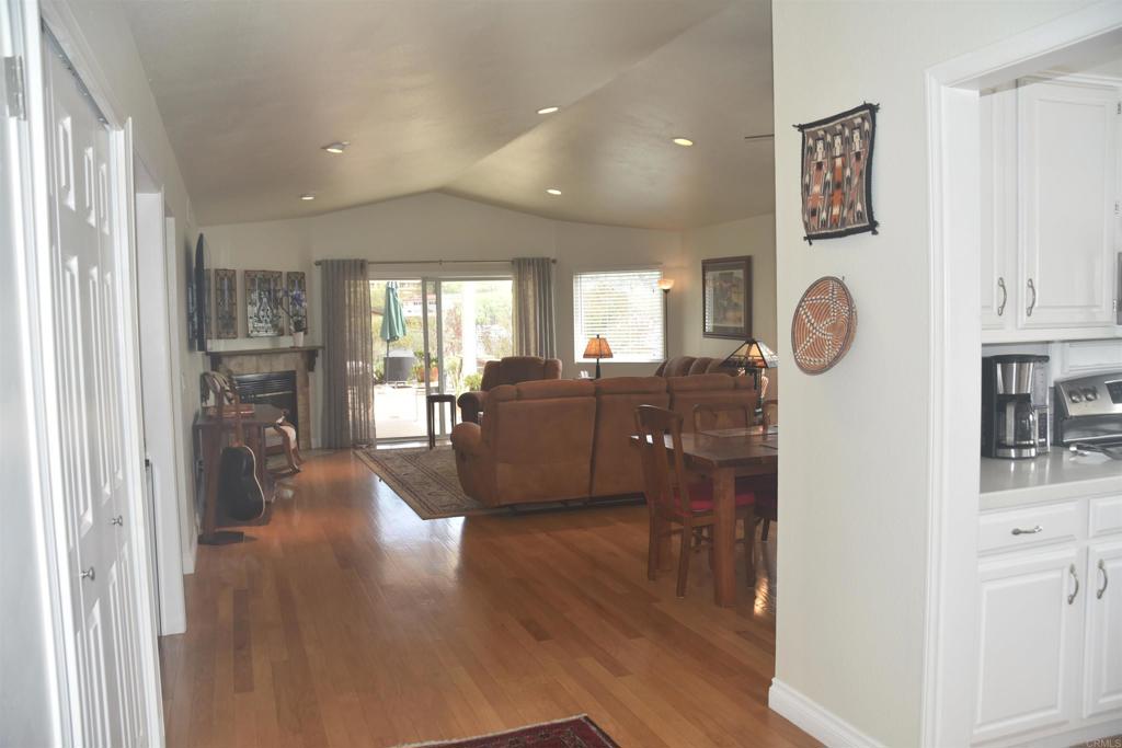 5436 Fairgreen Way Bonsall, CA 92003 - Photo 5 of 35 Entry