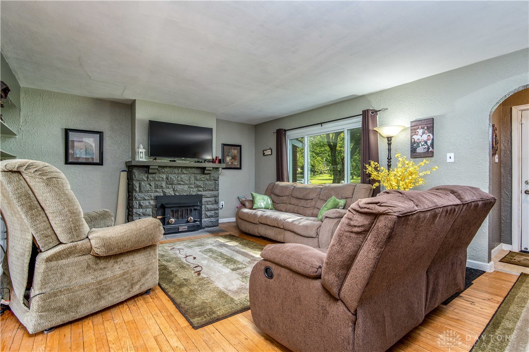 2859 Red Oak Road Kettering, OH 45432 - Photo 3 of 28 Gallery Image 3