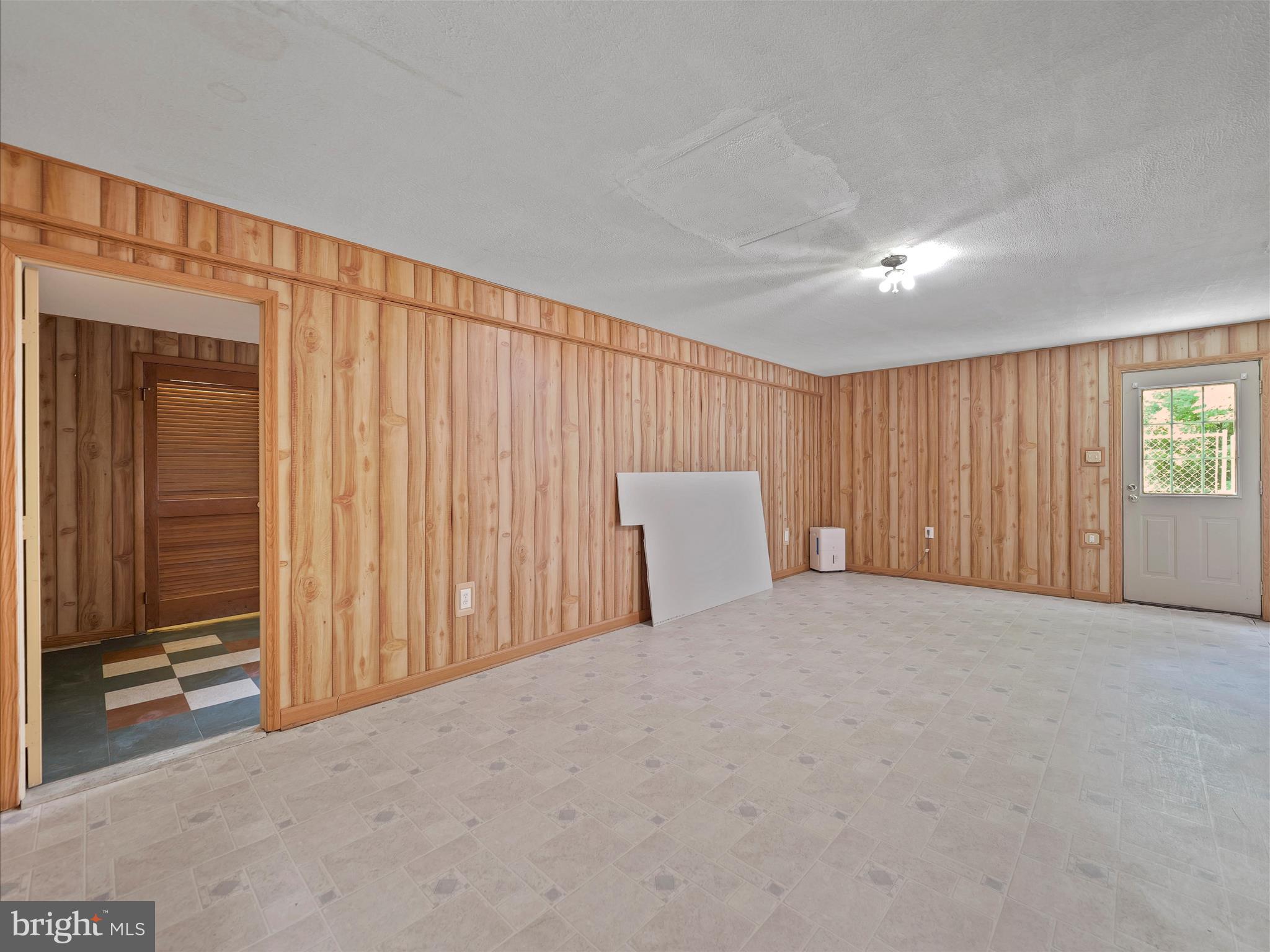 19135 Swinging Bridge Road Boonsboro, MD 21713 - Photo 25 of 38 a view of an empty room and window