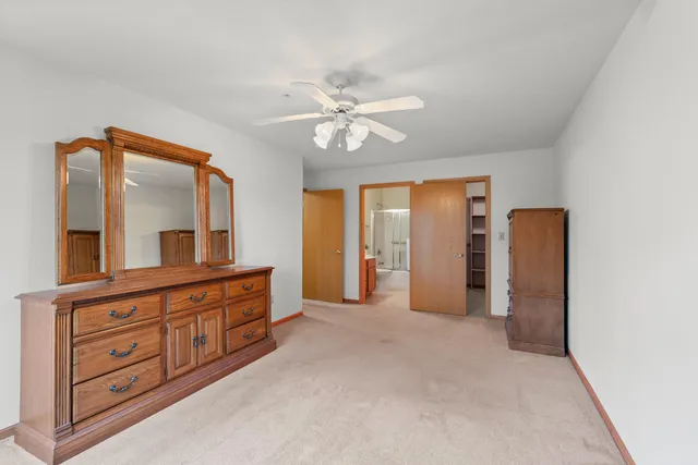 $240,000 | 170 West Aspen Court, Unit 6, Oak Creek, WI 53154