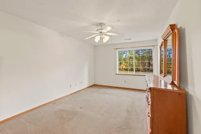 $240,000 | 170 West Aspen Court, Unit 6, Oak Creek, WI 53154