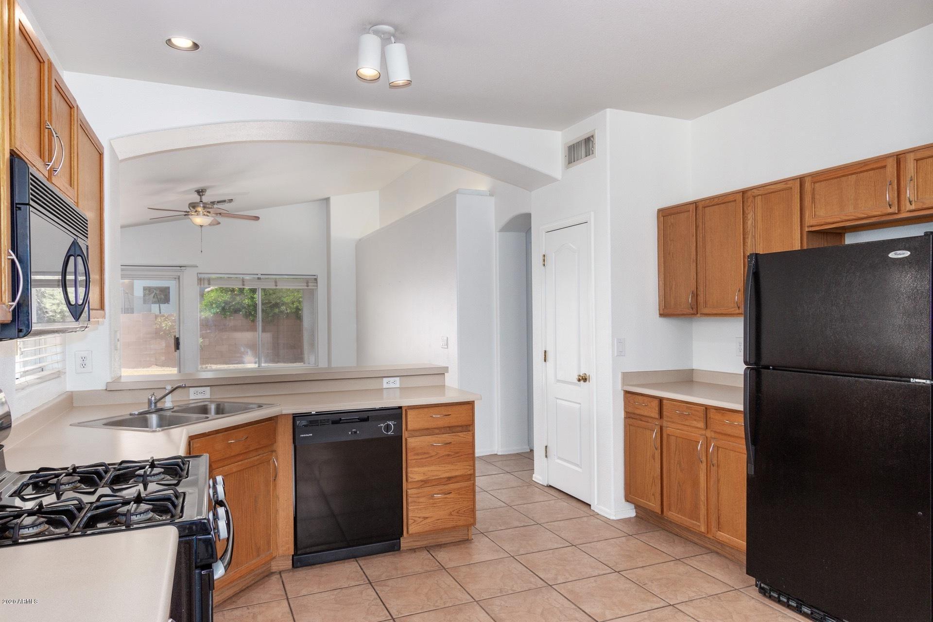127 West Del Rio Street Gilbert, AZ 85233 - Photo 2 of 28 0011-Del Rio 11