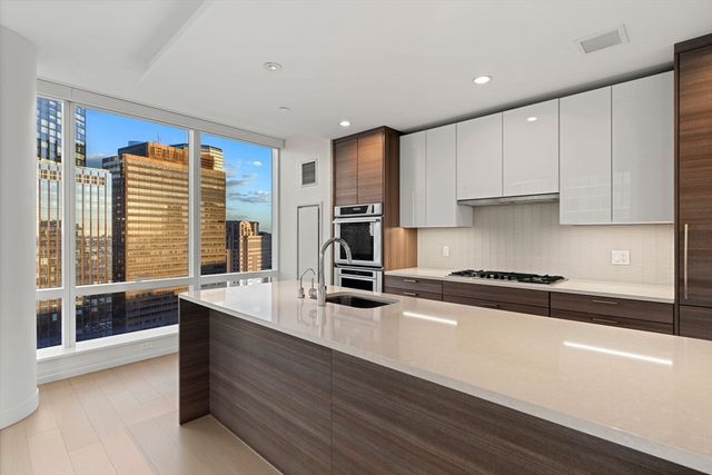 $1,935,000 | 1 Franklin Street, Unit 2608, Boston, MA 02110