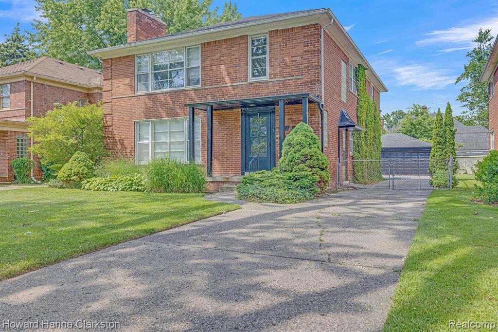 813 Harcourt Road Grosse Pointe Park, MI 48230 - Photo 1 of 40