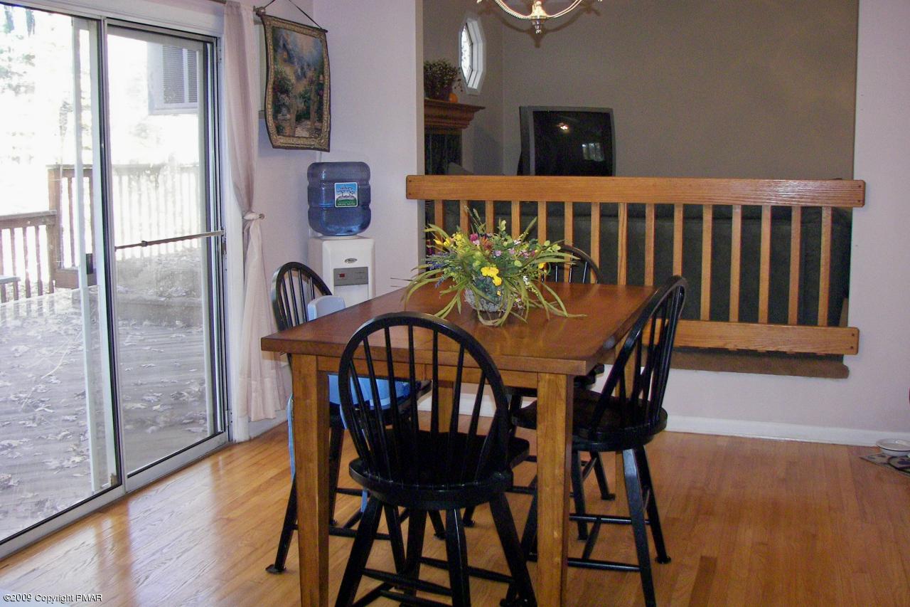 5104 High Terrace Road Stroudsburg, PA 18360 - Photo 8 of 27 Dining area