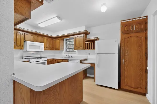 $295,000 | 213 Gregory Drive, DeSoto, TX 75115