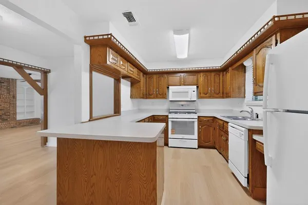 $295,000 | 213 Gregory Drive, DeSoto, TX 75115