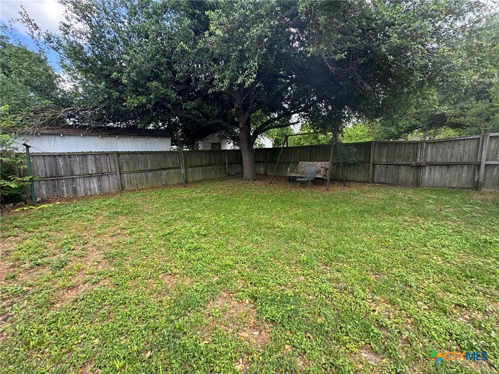 708 East 10th Street Cameron, TX 76520 - Photo 20 of 20 Backyard