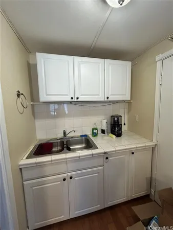 $1,600 | 444 Niu Street, Unit 909, Honolulu, HI 96815