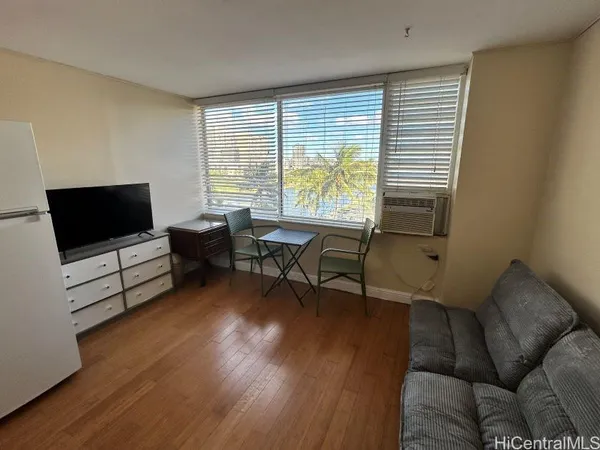 $1,600 | 444 Niu Street, Unit 909, Honolulu, HI 96815
