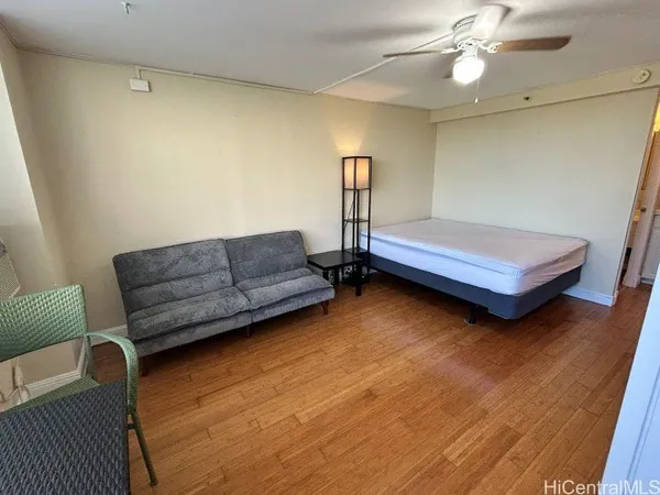 $1,600 | 444 Niu Street, Unit 909, Honolulu, HI 96815