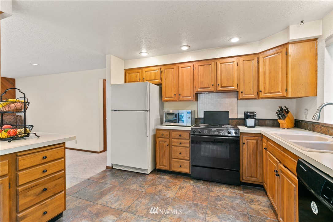 4121 Ridgewood Avenue Bellingham, WA 98229 - Photo 12 of 25 Gallery Image 12