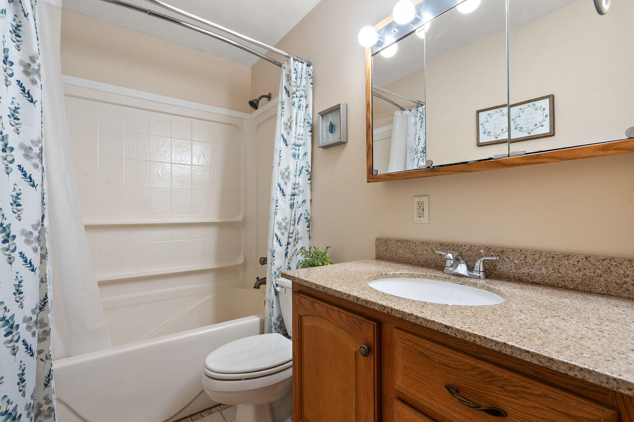 10446 North 500 East Demotte, IN 46310 - Photo 19 of 33 2048x1365