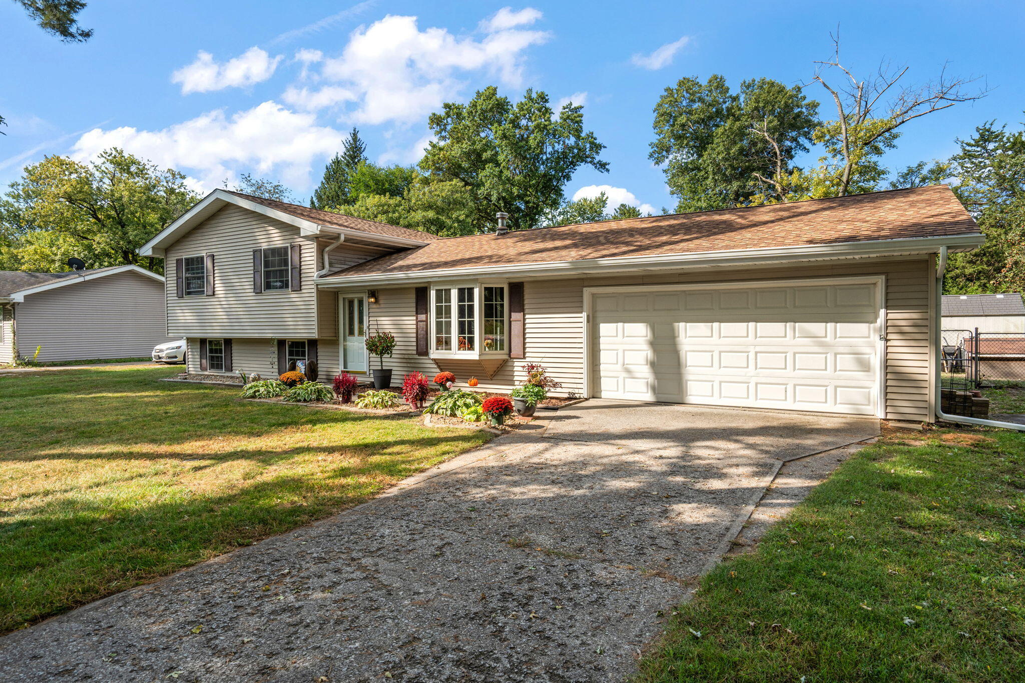 10446 North 500 East Demotte, IN 46310 - Photo 31 of 33 2048x1365