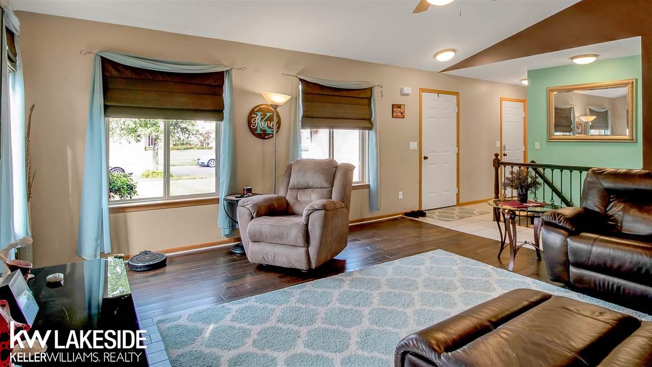 51665 Rivard Road New Baltimore, MI 48047 - Photo 6 of 36 31390914-5.JPG