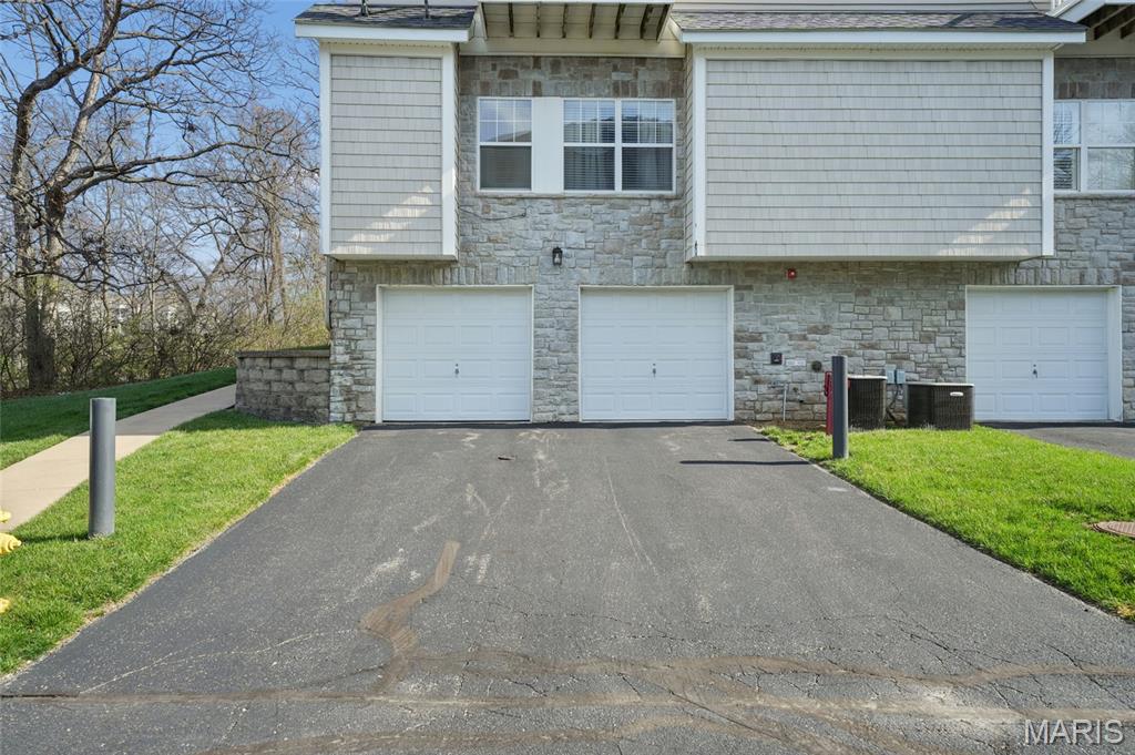 16349 Justus Post Road Chesterfield, MO 63017 - Photo 20 of 27