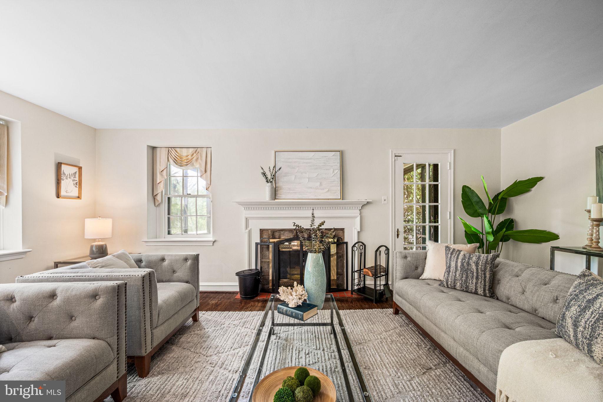 213 Rices Mill Road Wyncote, PA 19095 - Photo 6 of 40 Living Room
