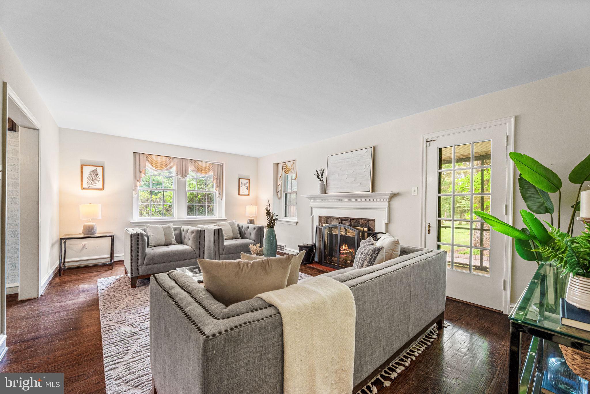 213 Rices Mill Road Wyncote, PA 19095 - Photo 8 of 40 Living Room