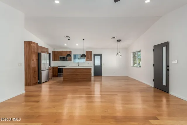 $2,650 | 1129 East McKinley Street, Phoenix, AZ 85006