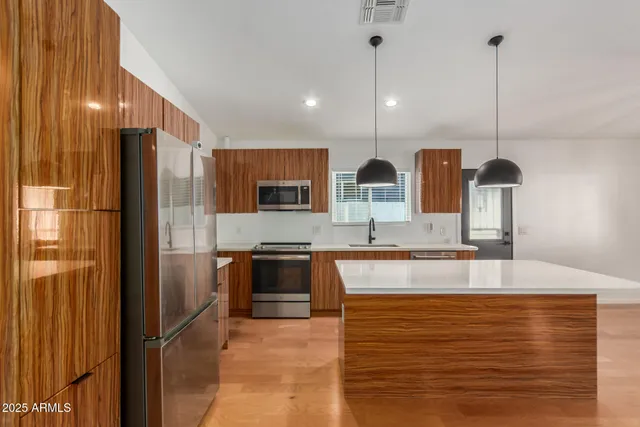 $2,650 | 1129 East McKinley Street, Phoenix, AZ 85006