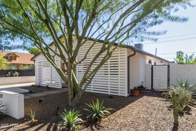 $2,650 | 1129 East McKinley Street, Phoenix, AZ 85006