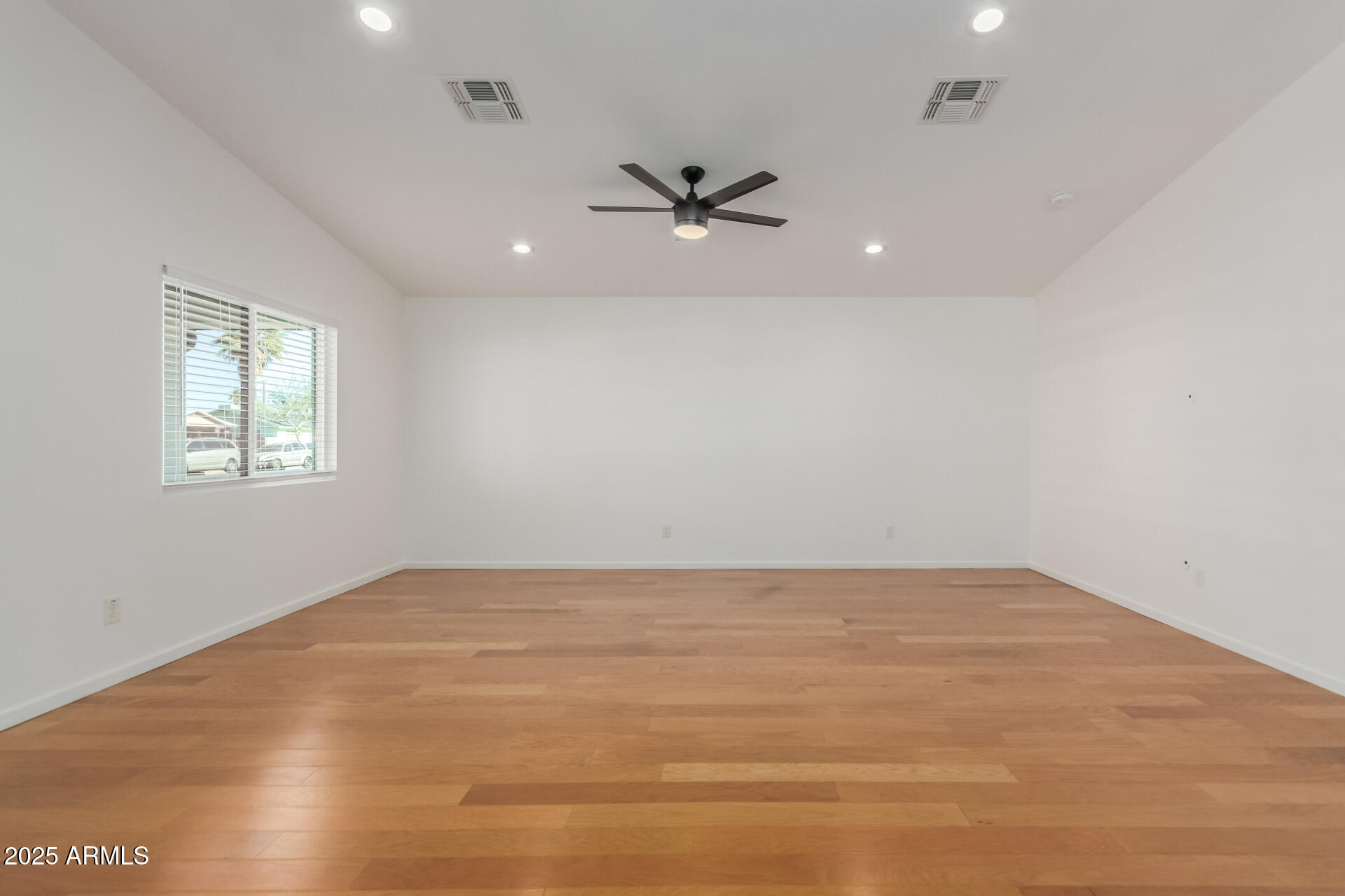 1129 East McKinley Street Phoenix, AZ 85006 - Photo 9 of 38 09 McKinley