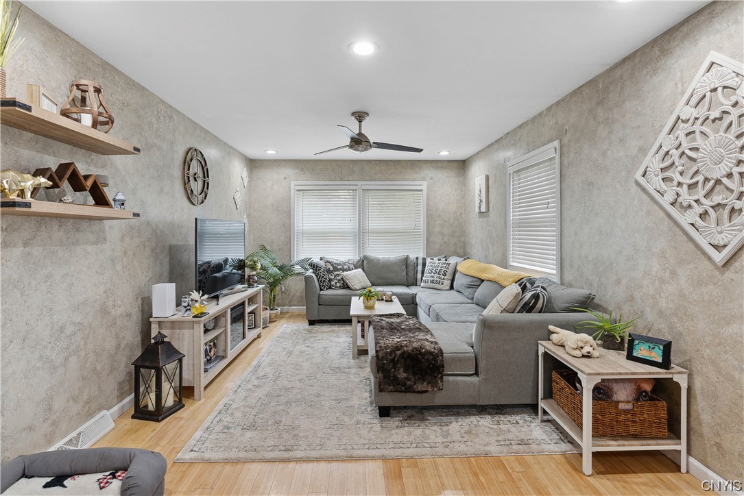 4906 Bear Road Clay, NY 13088 - Photo 14 of 38