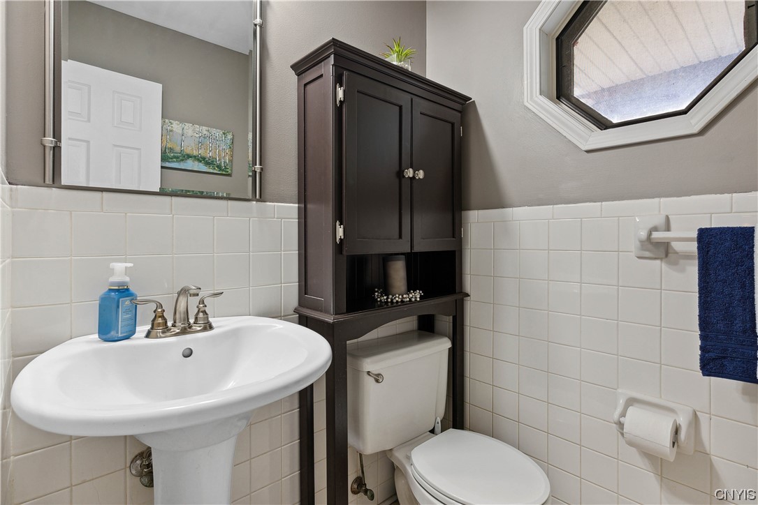 4906 Bear Road Clay, NY 13088 - Photo 16 of 38