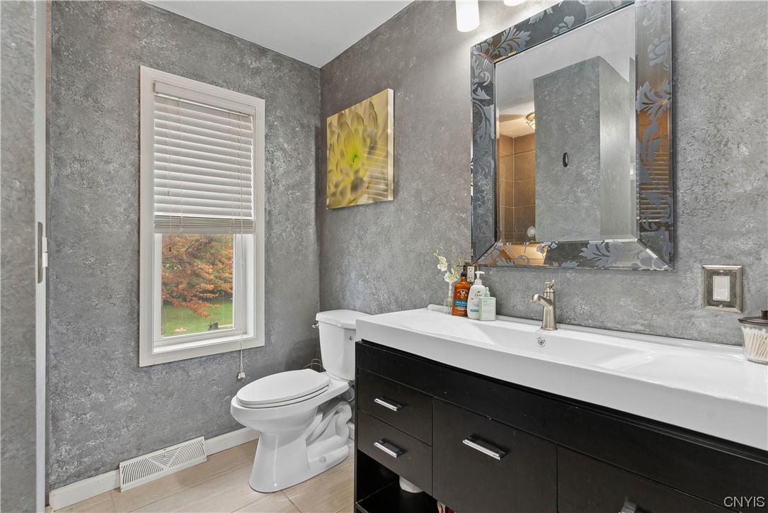 4906 Bear Road Clay, NY 13088 - Photo 21 of 38