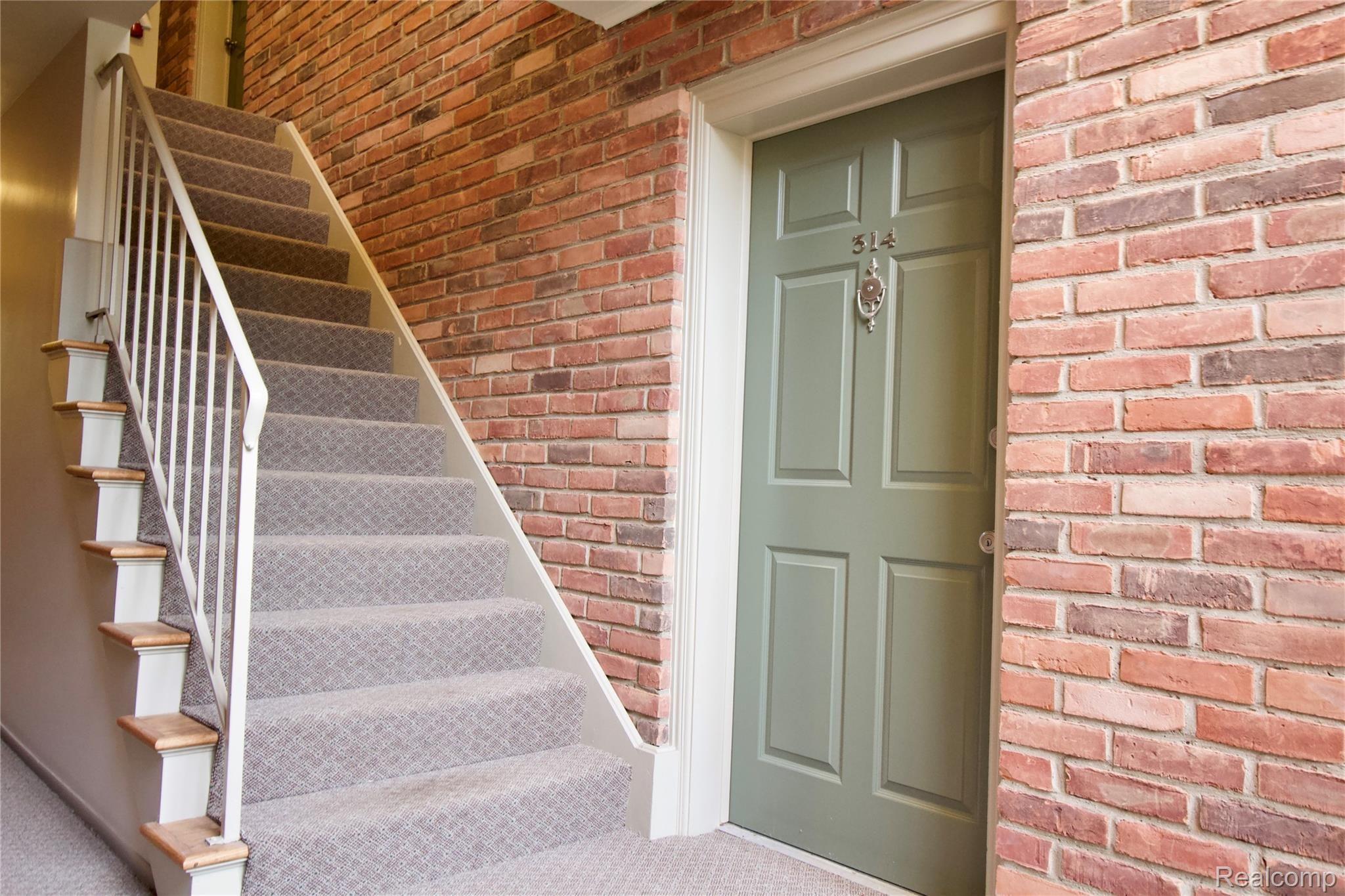 436 Romeo Road, Unit 314 Rochester, MI 48307 - Photo 2 of 15 fullsizeoutput_6f4.jpeg