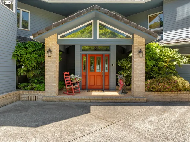 a view of entryway livingroom and hall