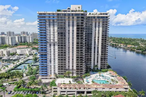 $499,900 | 19667 Turnberry Way, Unit 7B, Aventura, FL 33180