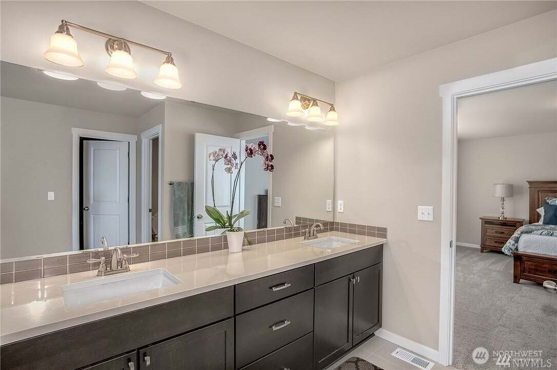 17617 35th Drive Southeast Bothell, WA 98012 - Photo 8 of 14 Gallery Image 8