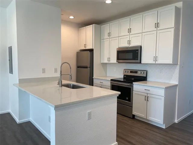 $895 | 3275 Dallas Street, Unit 104, Dallas, TX 75210