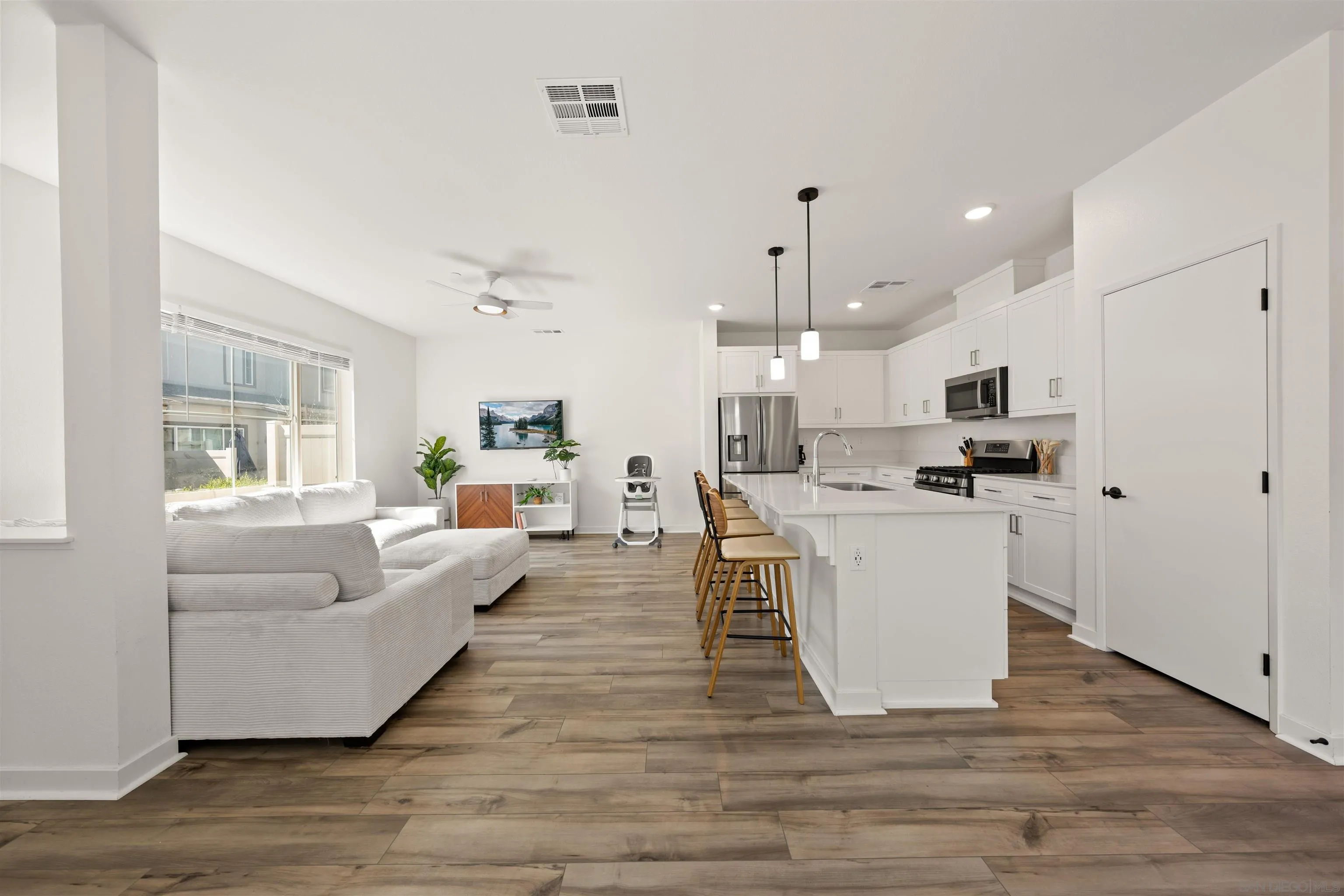 35164 Grove Trail Fallbrook, CA 92028 - Photo 8 of 48