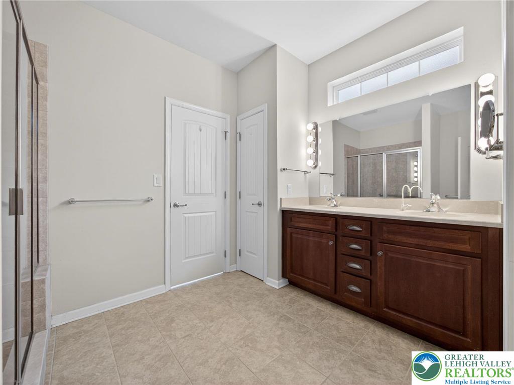 4109 Eveningstar Road Emmaus, PA 18049 - Photo 29 of 53 Primary bath