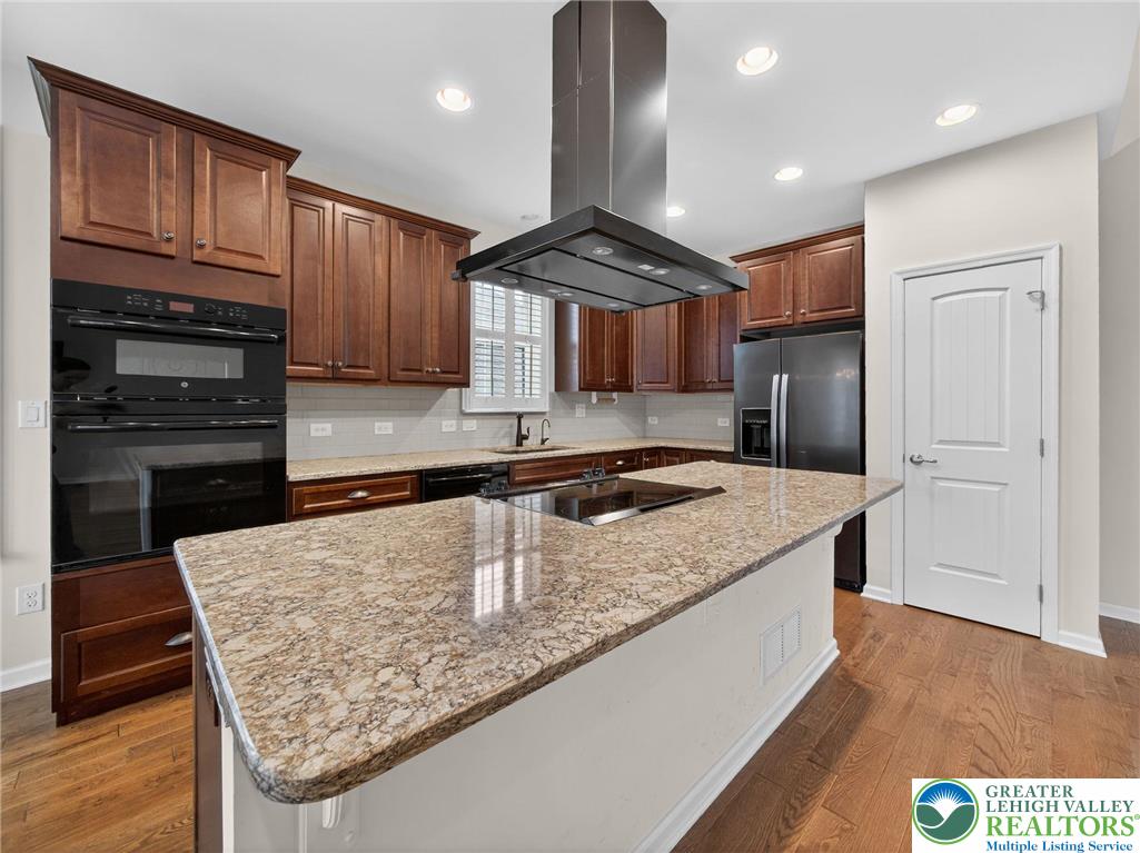 4109 Eveningstar Road Emmaus, PA 18049 - Photo 7 of 53 Kitchen with quartz countertops