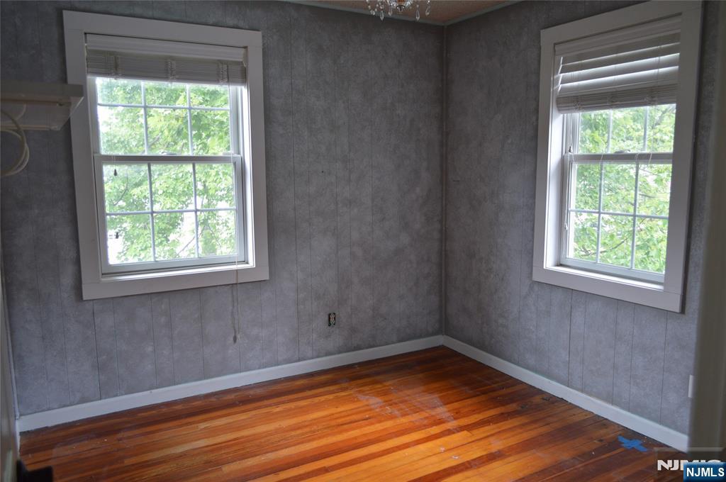 112 Tenafly Road Tenafly, NJ 07670 - Photo 12 of 17 Gallery Image 12
