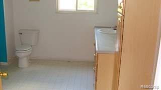 11340 Ember Road Davisburg, MI 48350 - Photo 5 of 10 DSC02680