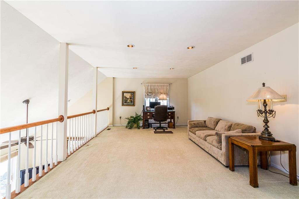 170 Shadow Ridge Drive Pittsburgh, PA 15238 - Photo 14 of 25 Gallery Image 14