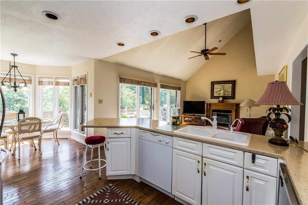 170 Shadow Ridge Drive Pittsburgh, PA 15238 - Photo 3 of 25 Gallery Image 3